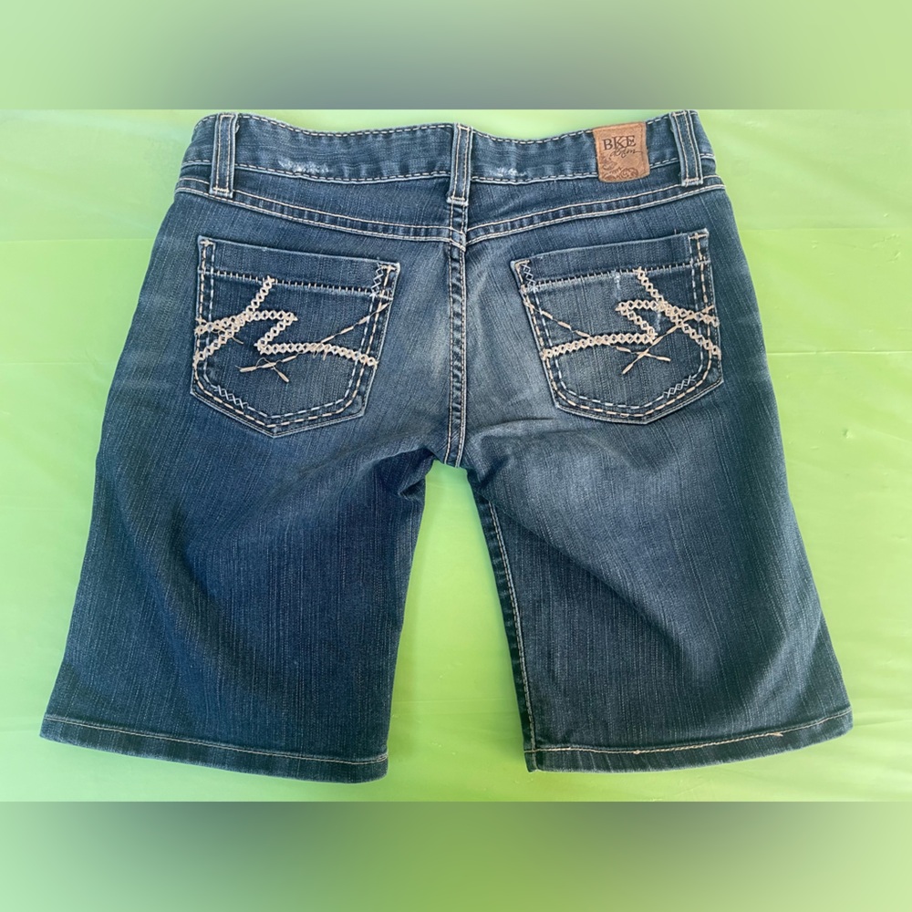 BKE BERMUDA Dark Blue Jean Shorts with Embroidered Pockets SIZE 27